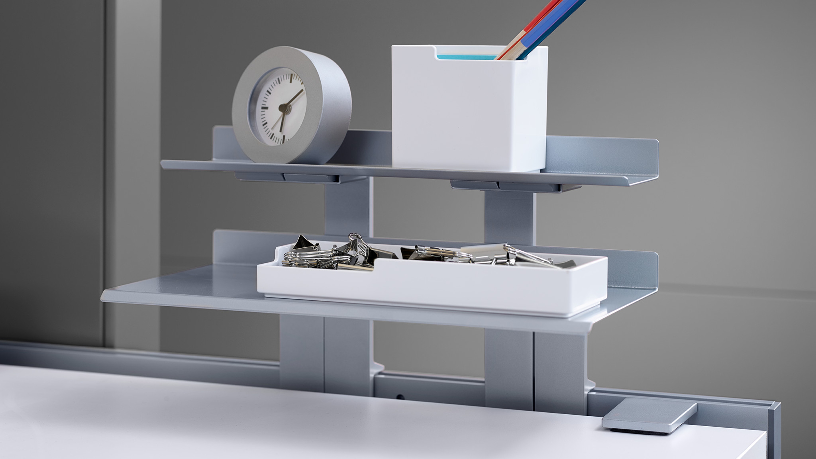 SOTO – Shelf + Rail