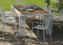 EMU Ivy Table